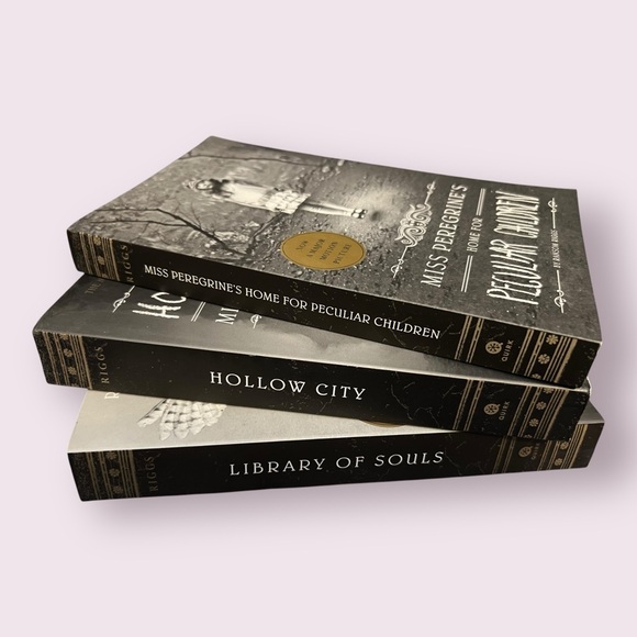 Miss Peregrine’s 3 Book Set - Ransom Riggs - Picture 3 of 12